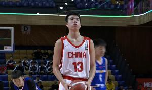 效率不高!张懿赵杰7中2得到8分2板3助2断 三分3中1&罚球3中3